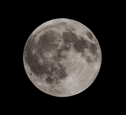 Full Moon, during penumbral phase, prior to total lunar eclipse of 4/15/2014